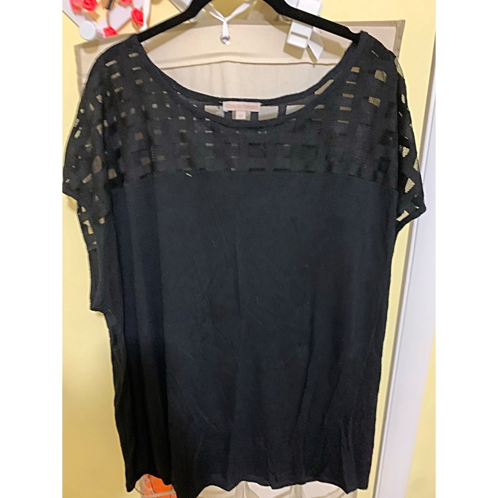 Cute Black Top!